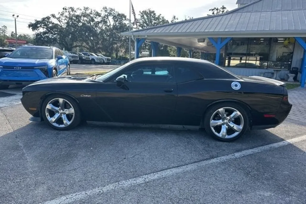 2013 Dodge Challenger R/T photo 1