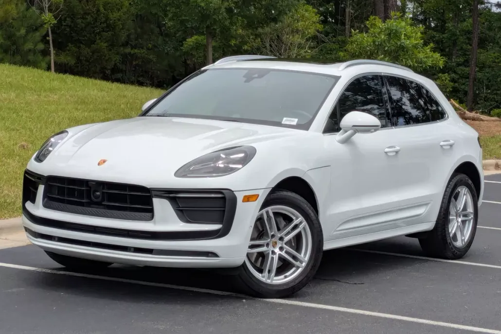 2024 Porsche Macan photo 1