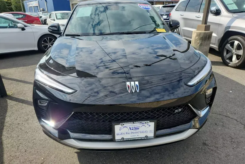 2024 Buick Envista ST photo 1