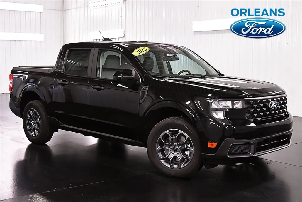 2025 Ford Maverick XLT photo 1