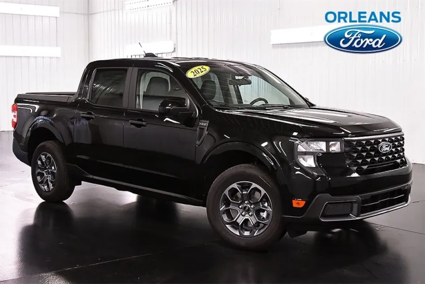 2025 Ford Maverick XLT photo 1