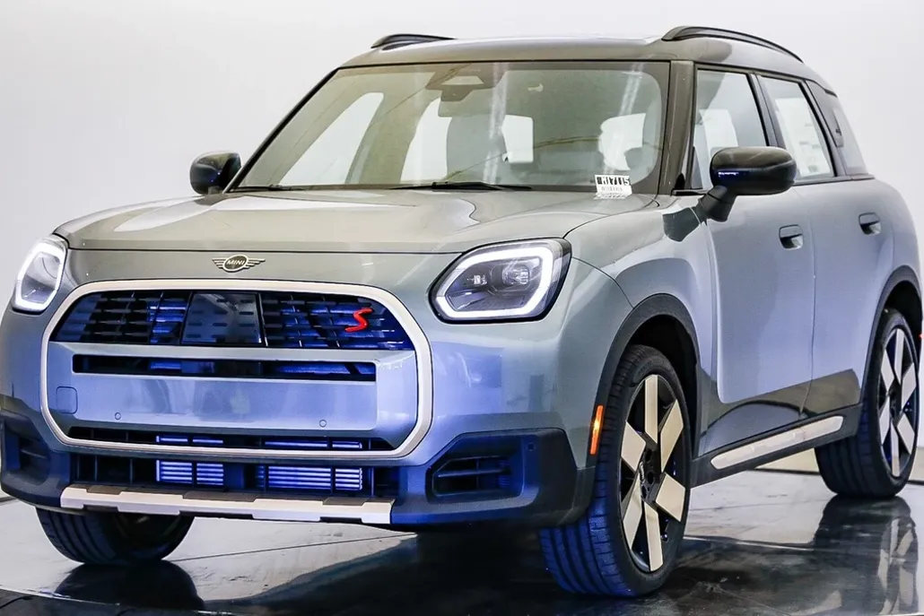 2025 Mini Countryman Signature photo 1