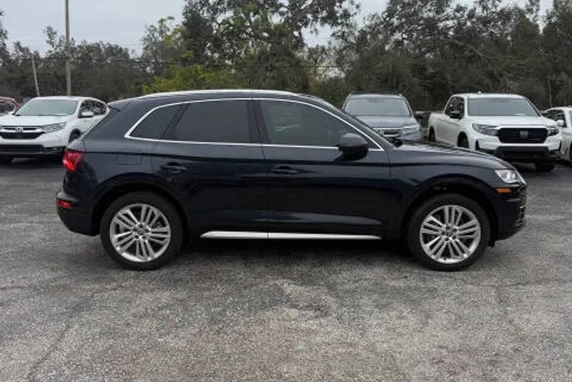 2018 Audi Q5 2.0T Premium Plus photo 1