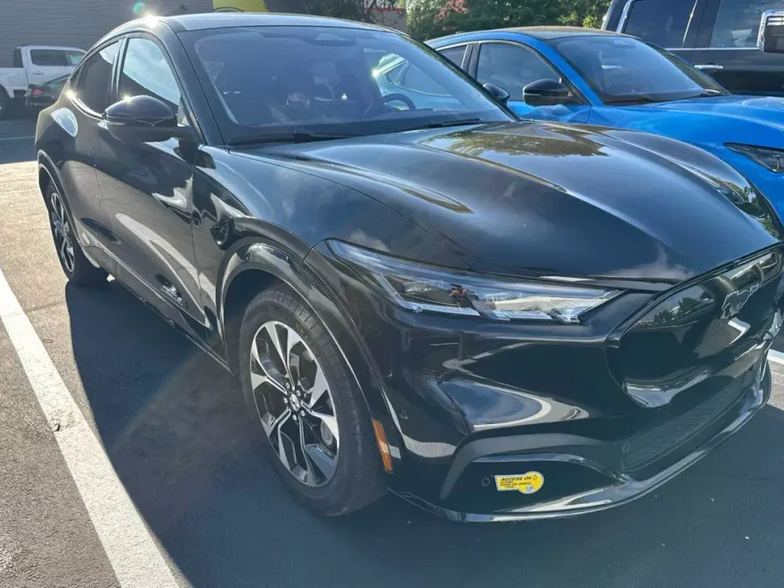 2022 Ford Mustang Mach 1 Premium photo 1
