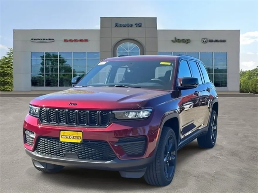 2025 Jeep Grand Cherokee Altitude photo 1