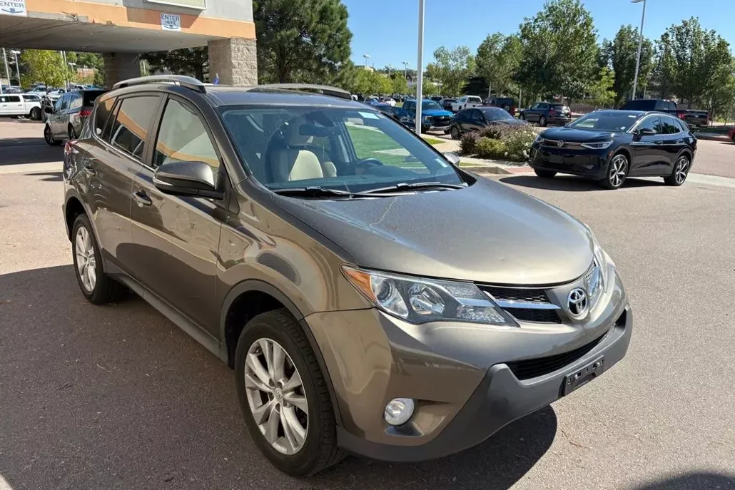2014 Toyota RAV4 Limited photo 1