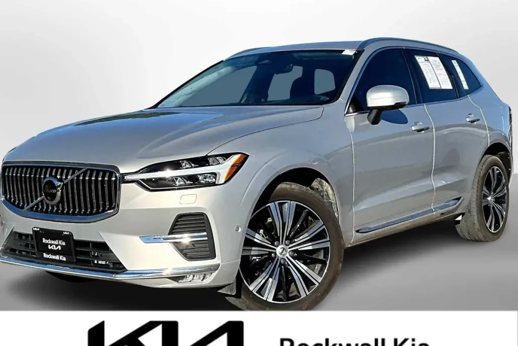 2023 Volvo XC60 B5 Plus photo 1