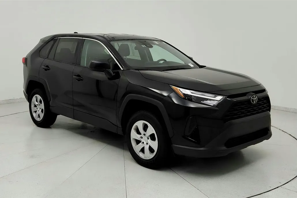 2024 Toyota RAV4 LE photo 1