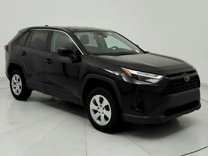 2024 Toyota RAV4 LE photo 1
