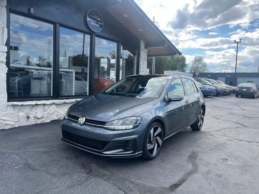 2021 Volkswagen Golf TSI photo 1