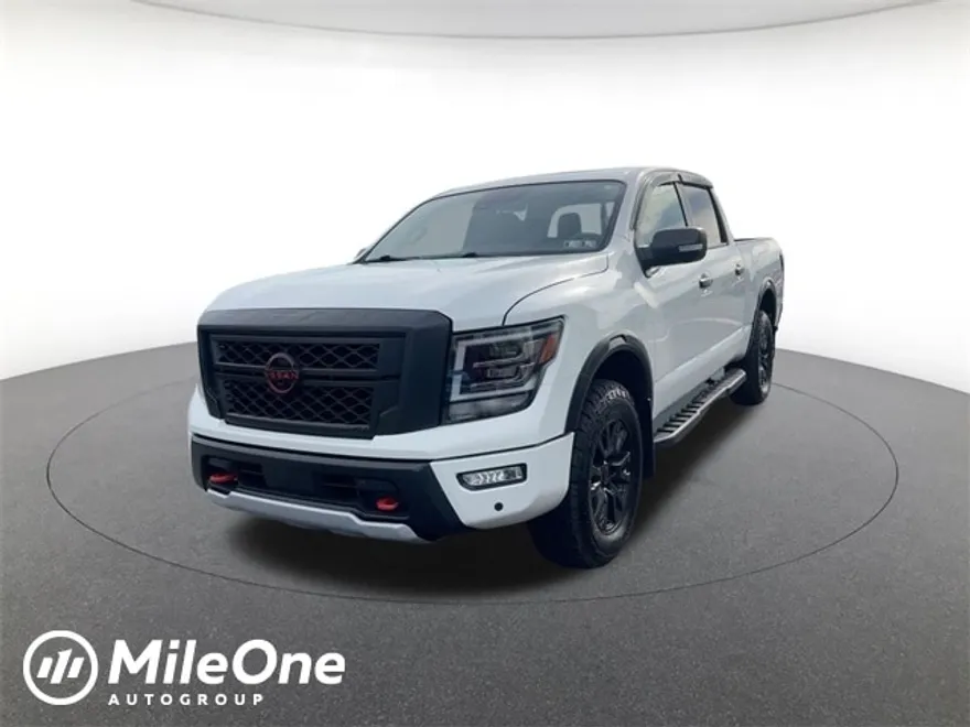 2024 Nissan Titan PRO-4X photo 1