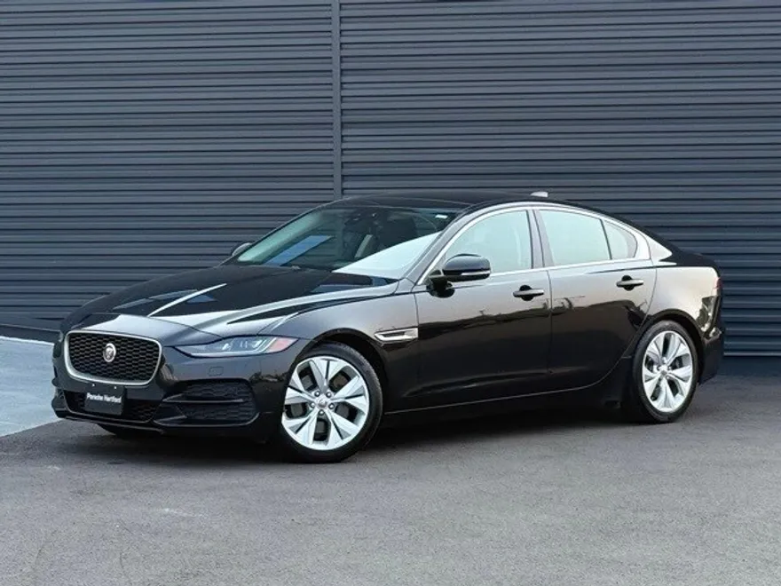 2020 Jaguar XE S photo 1