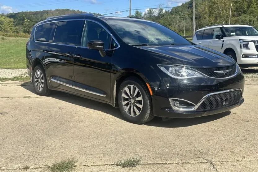 2020 Chrysler Pacifica Touring Plus 35th Anniversary photo 1