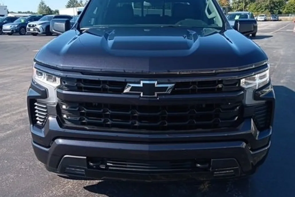 2022 Chevrolet Silverado 1500 RST photo 1