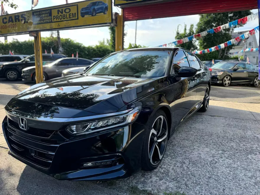 2019 Honda Accord Sport 2.0T photo 1