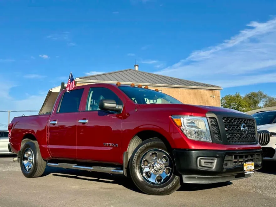 2017 Nissan Titan S photo 1