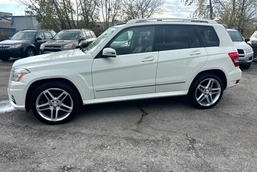 2011 Mercedes Benz GLK 4MATIC 350 photo 1
