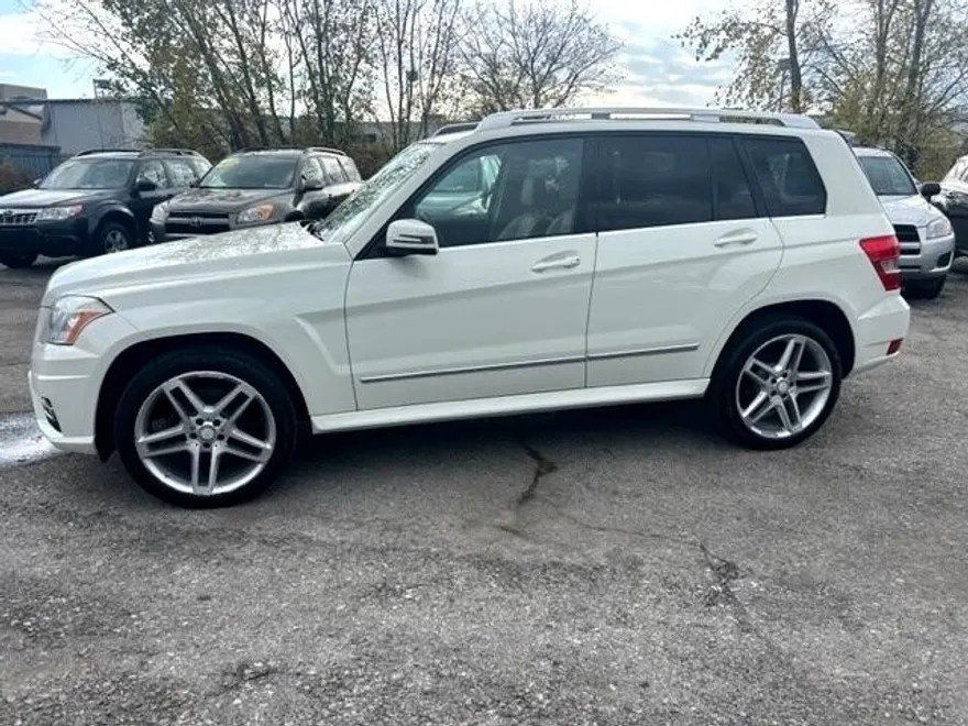 2011 Mercedes Benz GLK 4MATIC 350 photo 1