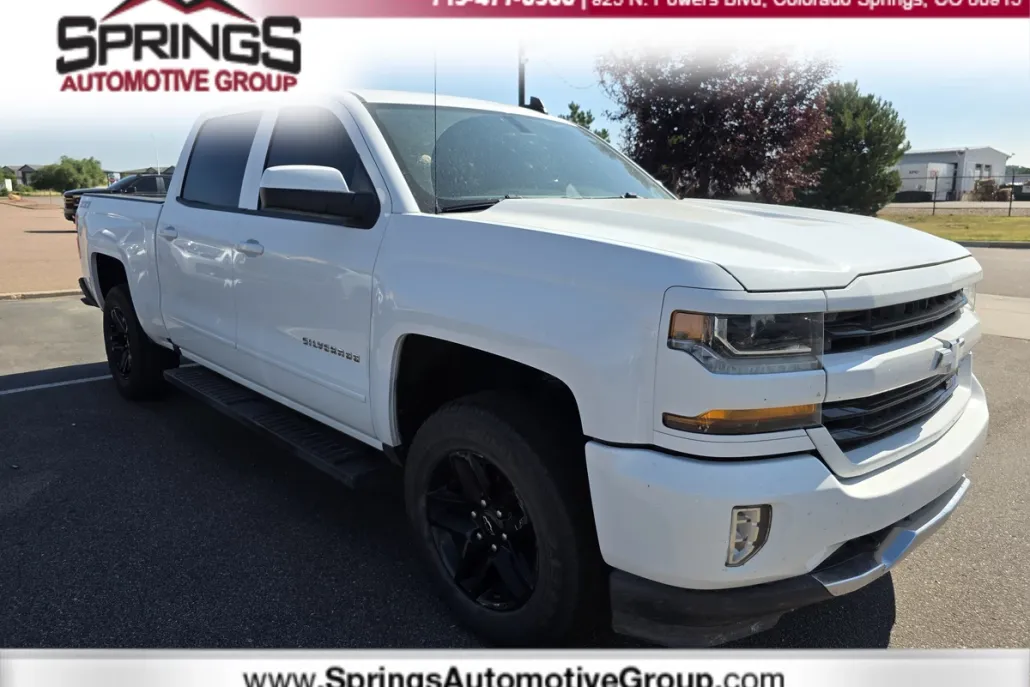 2017 Chevrolet Silverado 1500 LT photo 1