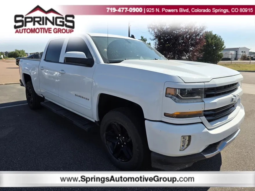 2017 Chevrolet Silverado 1500 LT photo 1
