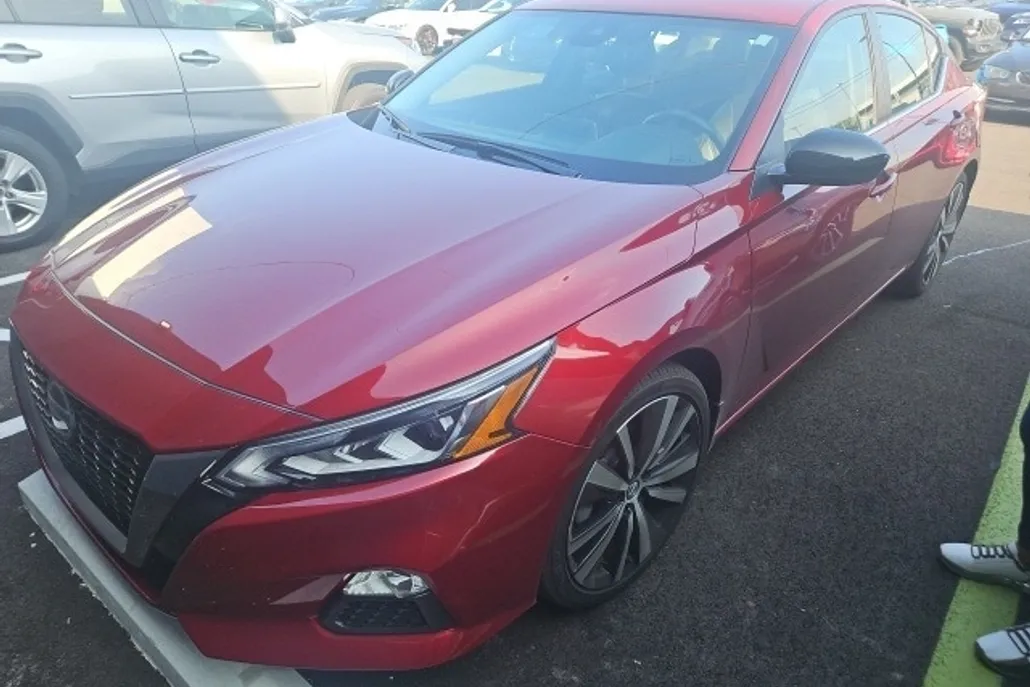 2022 Nissan Altima 2.5 SR photo 1