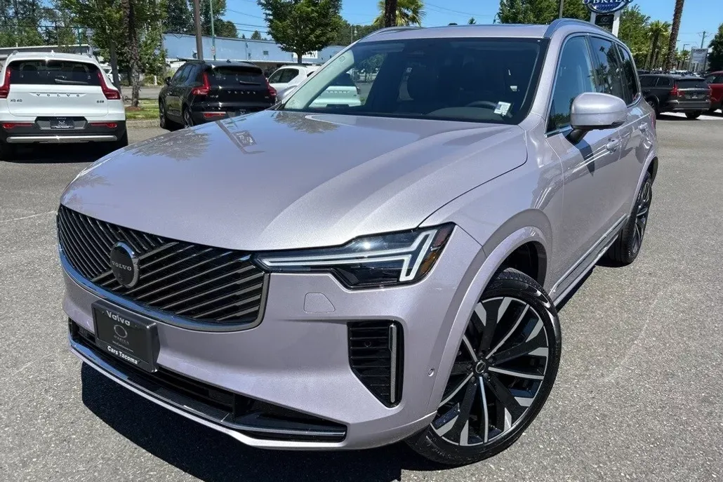 2026 Volvo XC90 B5 Plus photo 1
