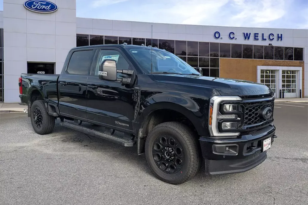 2025 Ford F-350 Lariat photo 1