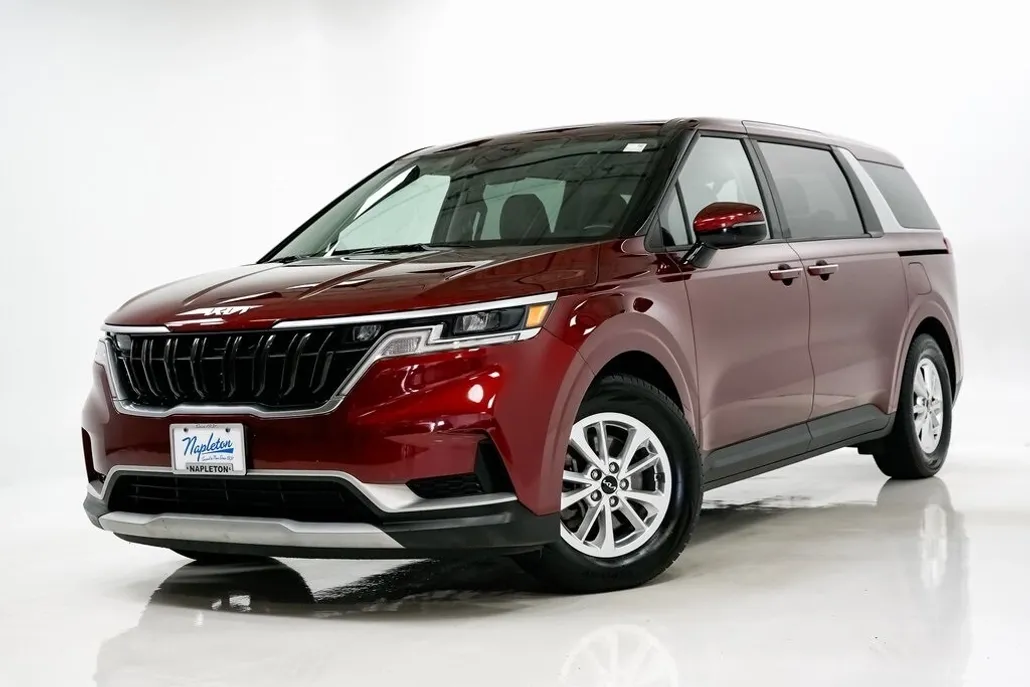 2022 Kia Carnival LXS photo 1