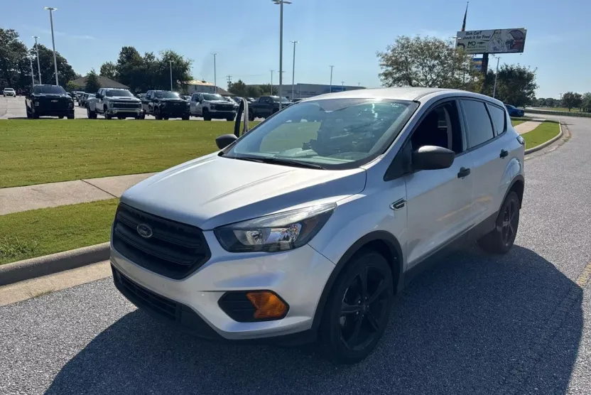 2018 Ford Escape S photo 1