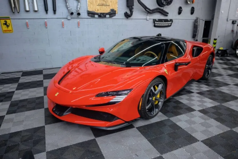 2023 Ferrari SF90 Stradale photo 1