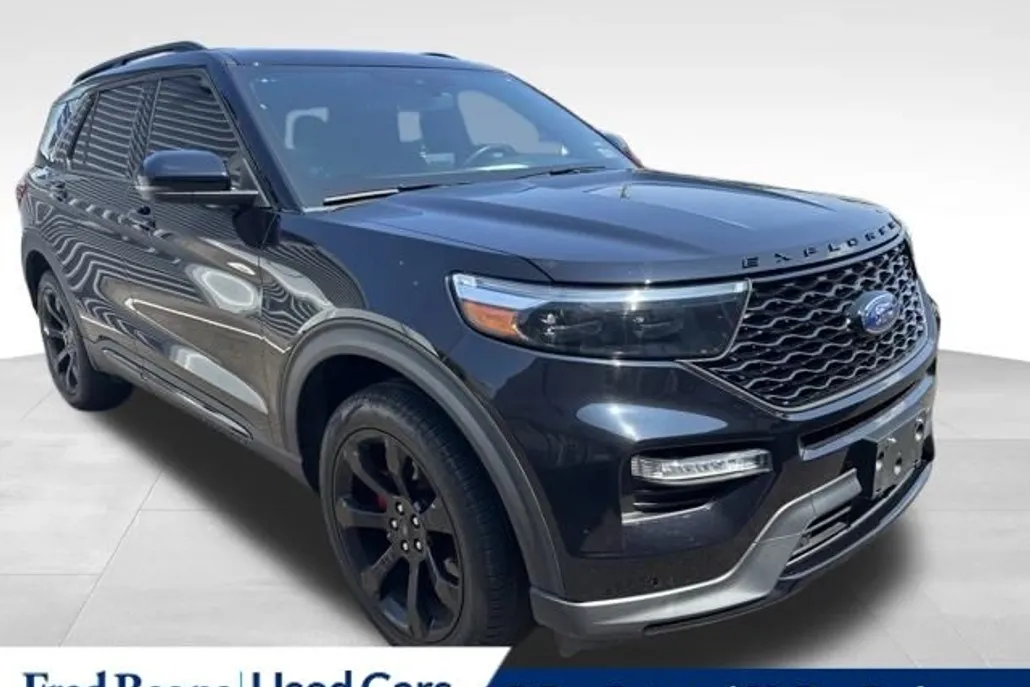 2023 Ford Explorer ST photo 1