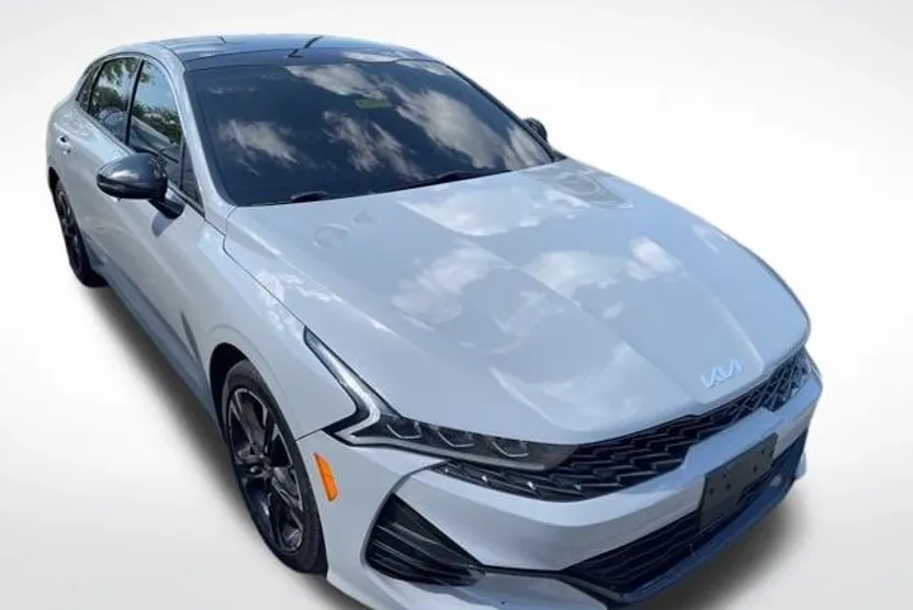 2023 Kia K5 GT-Line photo 1