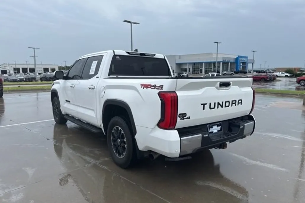 2022 Toyota Tundra SR5 photo 1