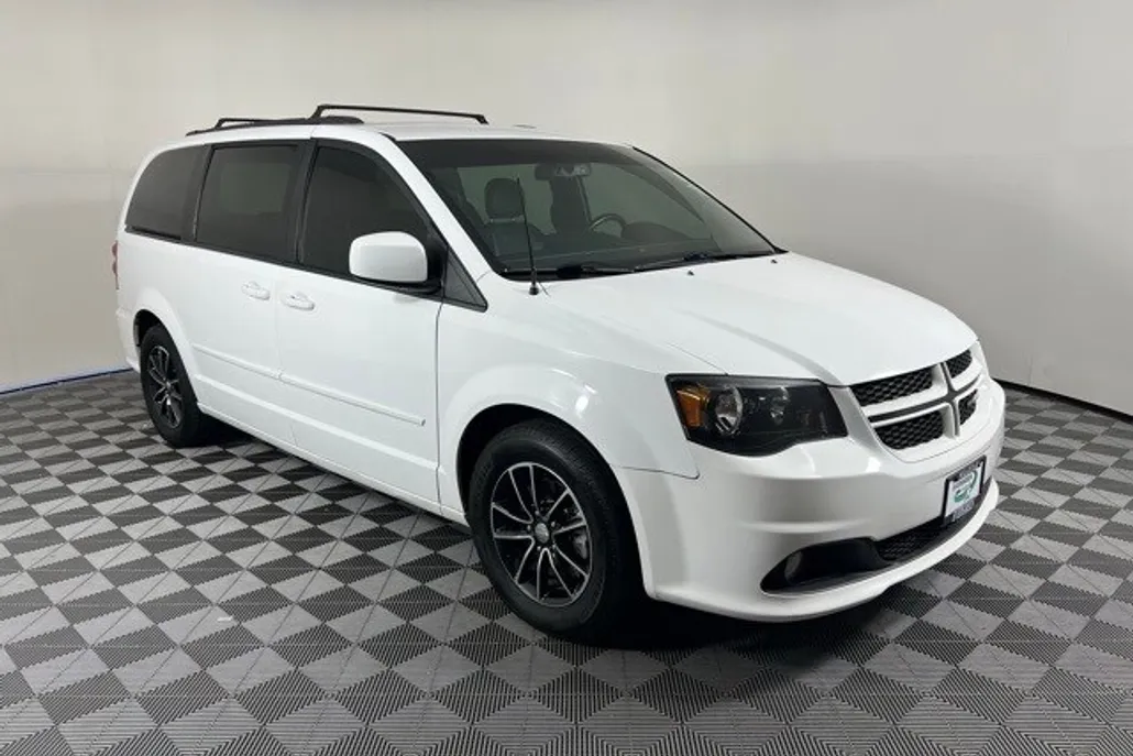 2017 Dodge Grand Caravan GT photo 1