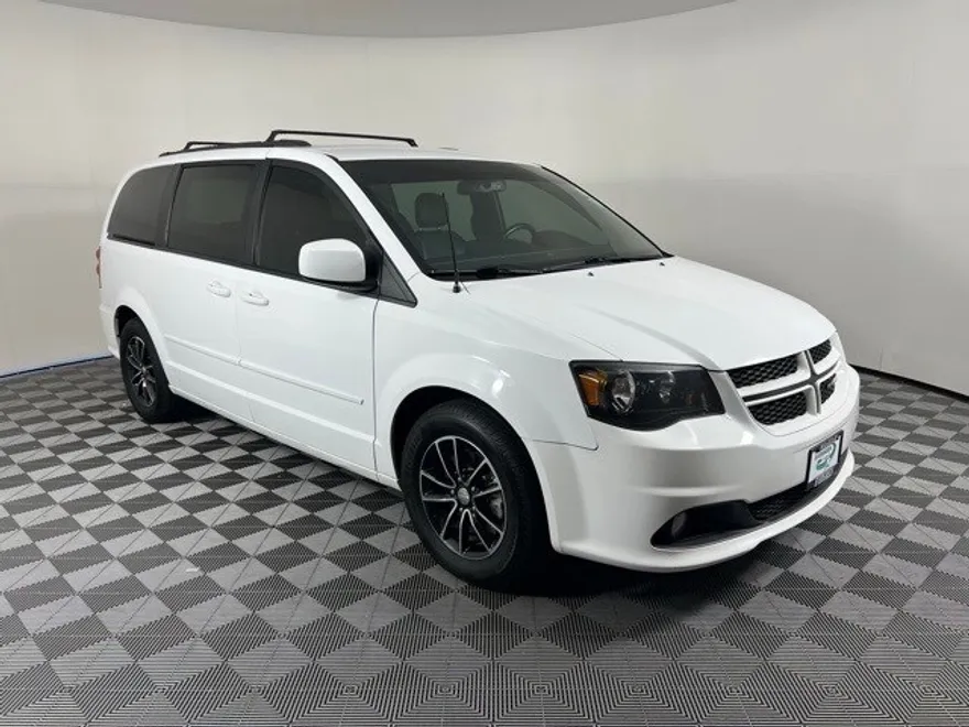 2017 Dodge Grand Caravan GT photo 1