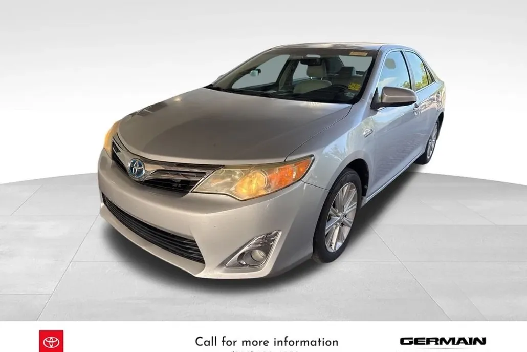 2014 Toyota Camry Hybrid XLE photo 1
