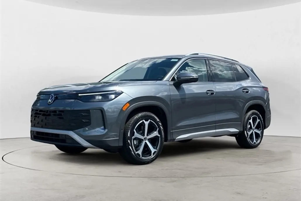 2025 Volkswagen Tiguan SE photo 1