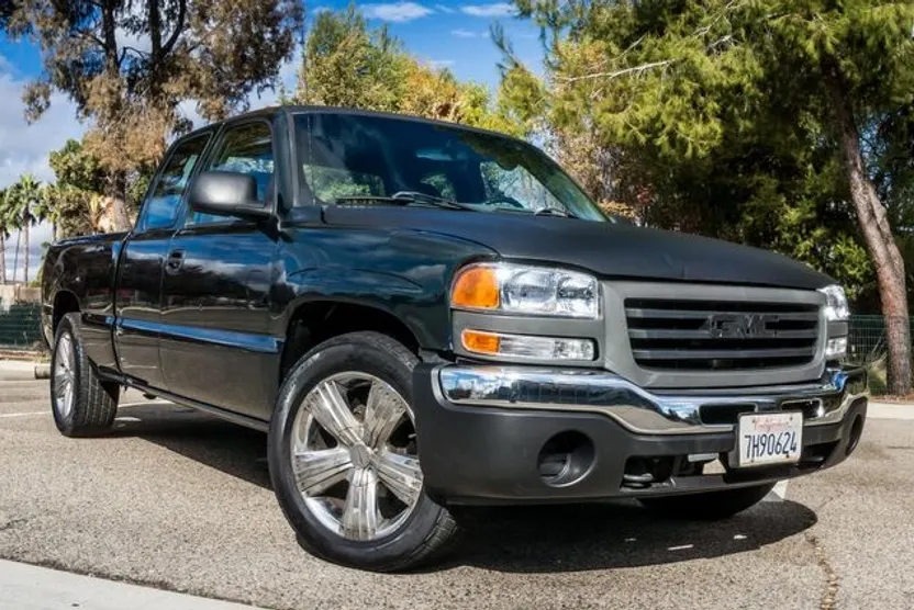2004 Gmc Sierra 1500 Work Truck photo 1