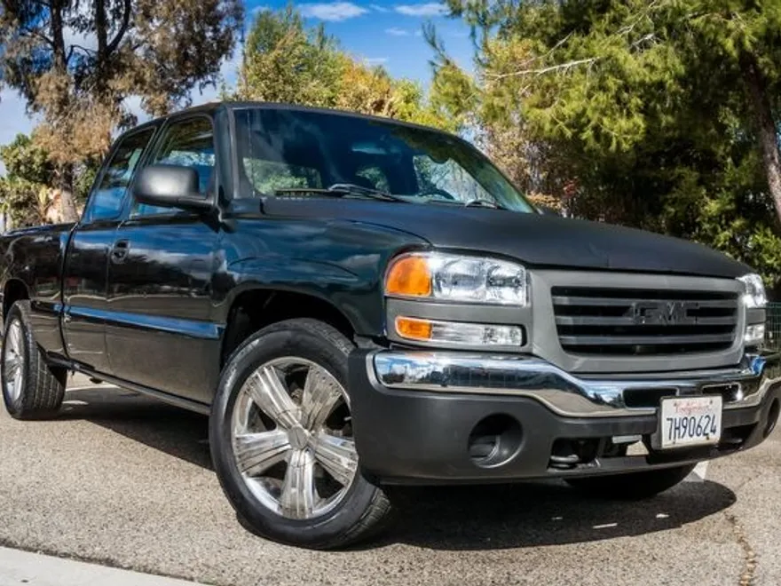 2004 Gmc Sierra 1500 Work Truck photo 1
