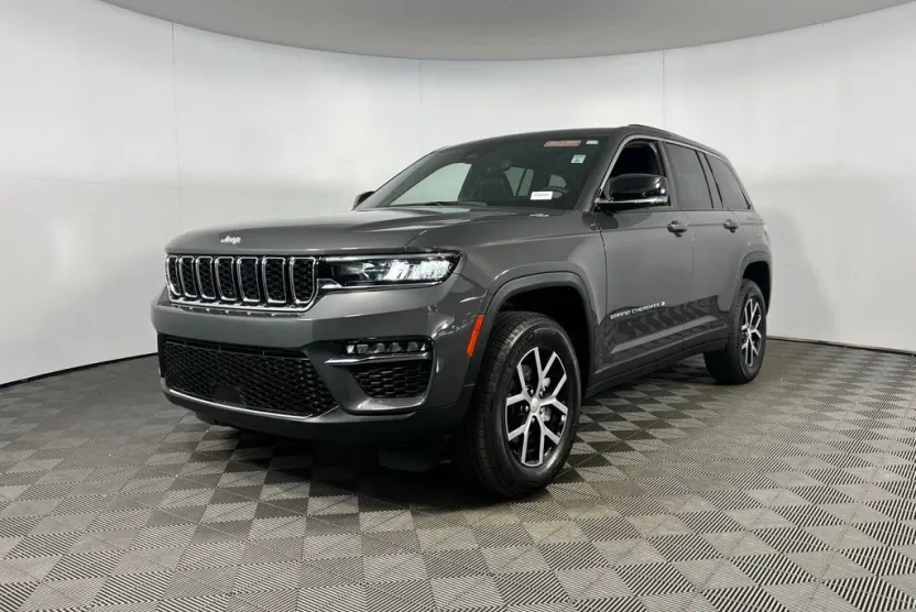 2024 Jeep Grand Cherokee Limited photo 1