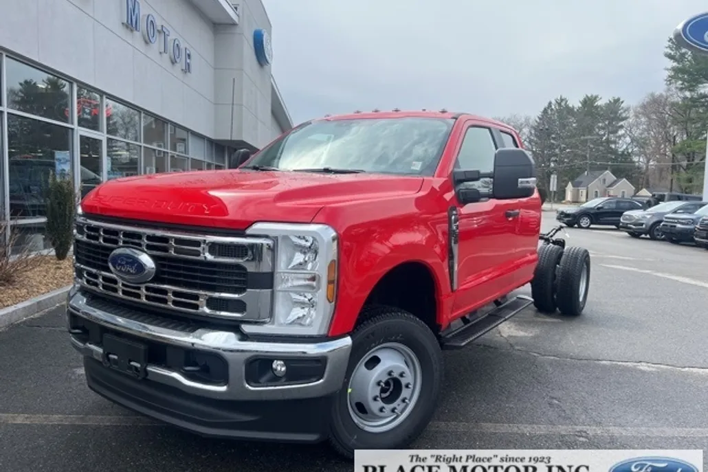 2025 Ford F-350 photo 1