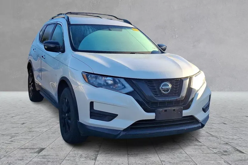 2018 Nissan Rogue SV photo 1