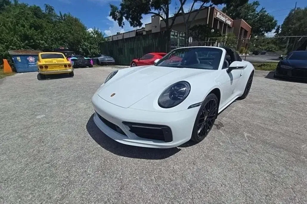 2022 Porsche 911 Targa 4S photo 1