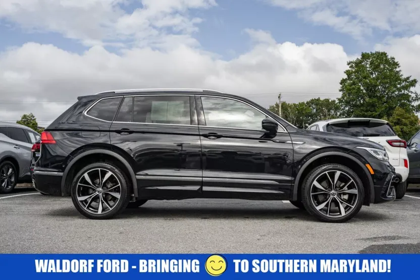 2023 Volkswagen Tiguan SEL R-Line Black photo 1