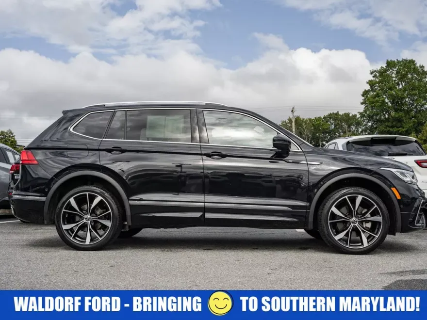 2023 Volkswagen Tiguan SEL R-Line Black photo 1