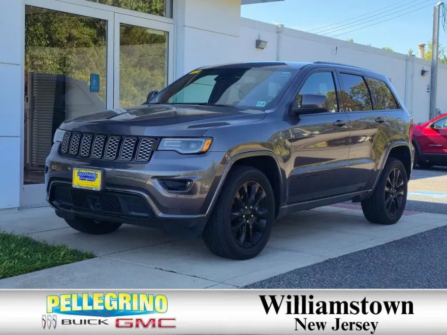 2021 Jeep Grand Cherokee Laredo photo 1