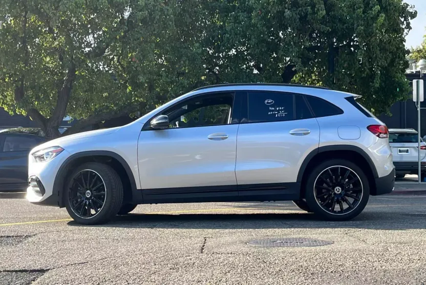 2023 Mercedes Benz GLA 250 photo 1