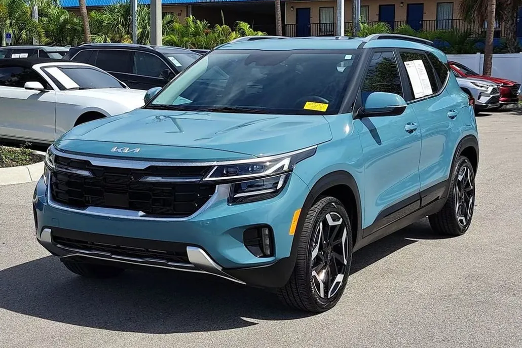 2025 Kia Seltos SX photo 1