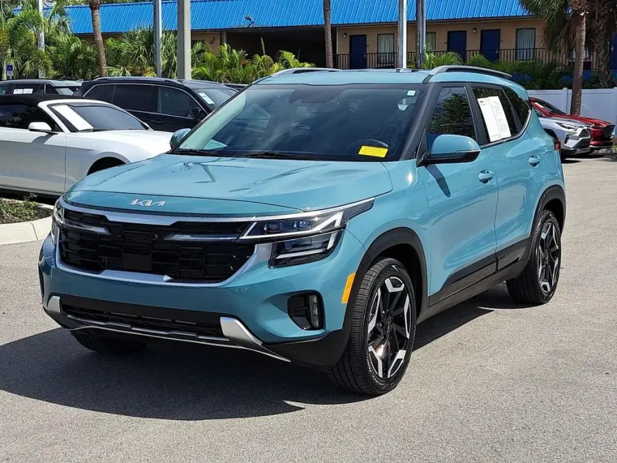 2025 Kia Seltos SX photo 1