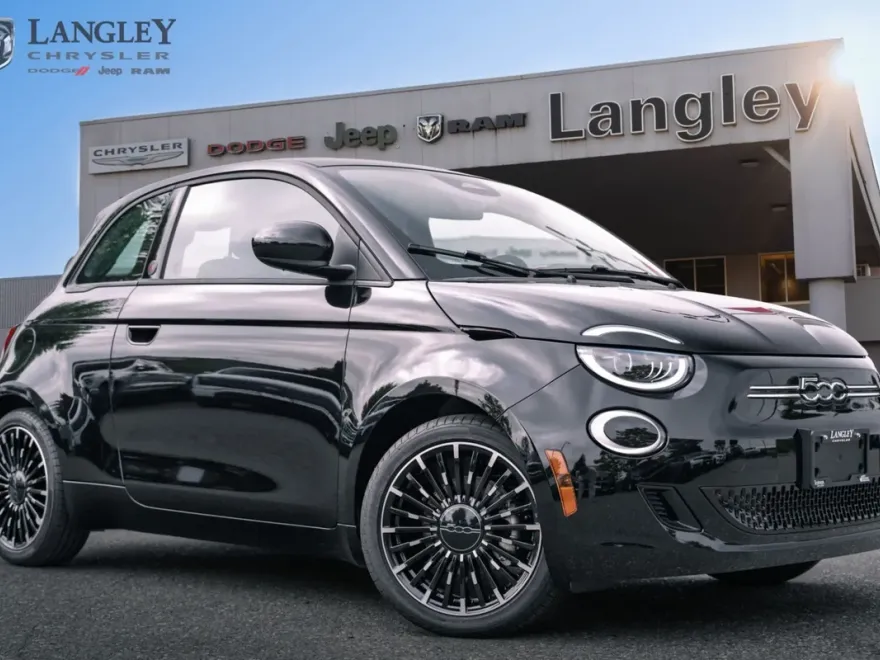 2025 Fiat 500e Red photo 1